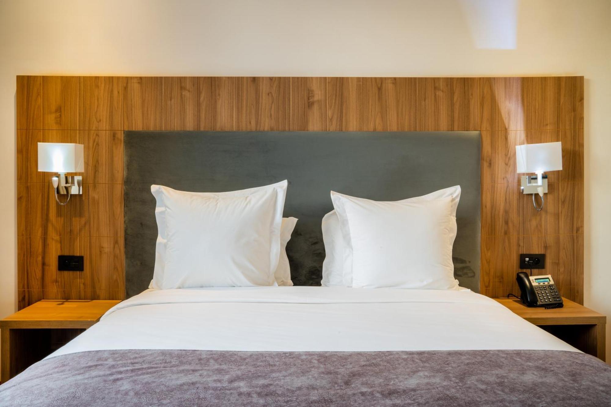 Chambre Simple - Vue sur Piscine